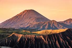 Menyusuri Jalur Pendakian Gunung Semeru Jawa Timur